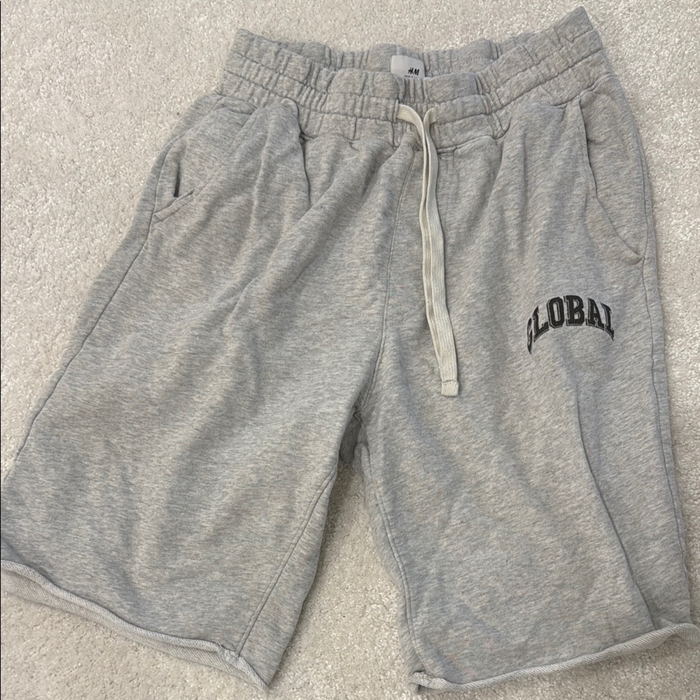 H&M Light Heather Gray Athletic Shorts w/ Elastic Waistband & Drawstring. Size M